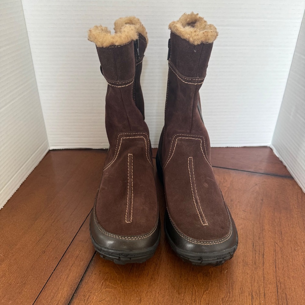 Clarks Womens Brown Suede Leather Faux Fur Lined Winter Boots 8W Wide - Picture 2 of 9